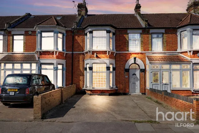 Grosvenor Road, Ilford, IG1, photo 2