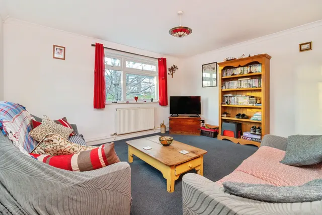 Alexandra Road, Bridport, DT6, photo 3
