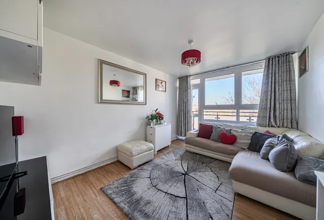 Photo 3 — Perry House, Tierney Road, SW2 4QU