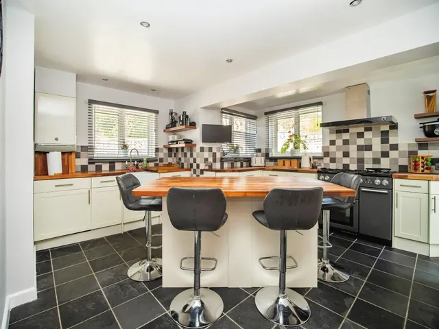 Marley Close, Preston, DT3, photo 2