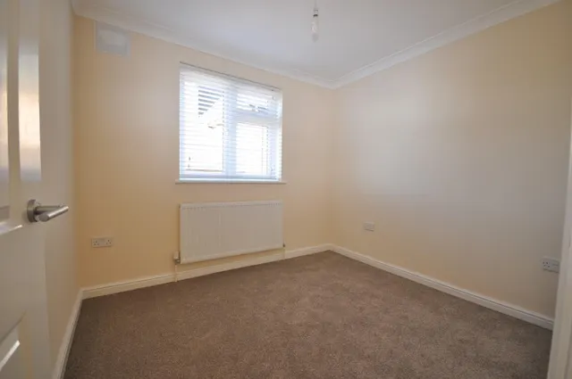 Photo 3 — Ardleigh Green Road, Hornchurch, RM11 2SH