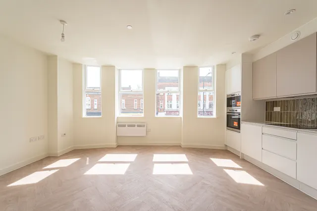 Photo 3 — FLAT 2, 55A Ballards Lane, London