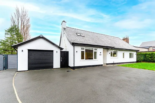 Llanberis Road, Caernarfon, photo 1