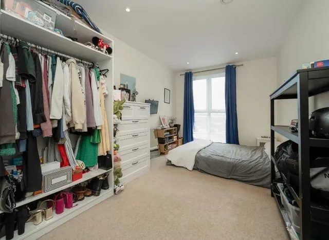Photo 3 — Hatton Road, Ealing, HA0