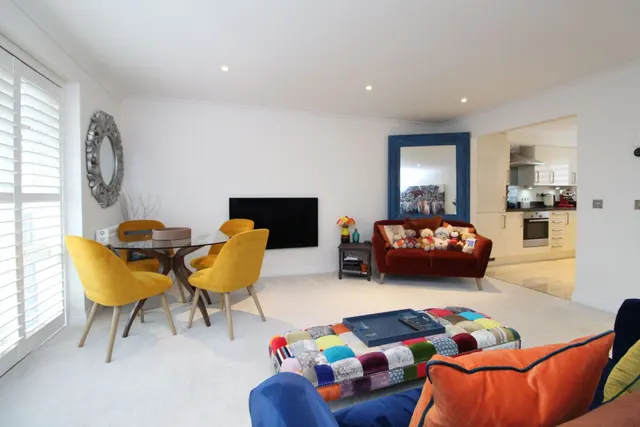New Street Mews, Lymington, SO41, photo 2