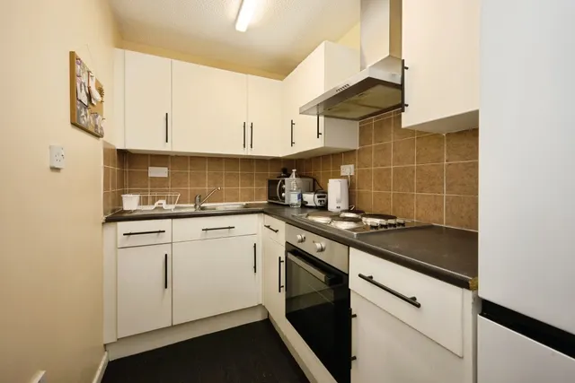 Photo 3 — Shaldon Court, Bedford, Bedfordshire, MK40