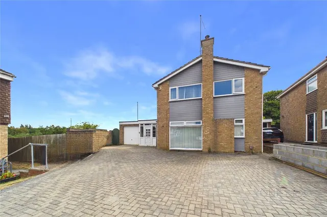 Yewtree Court, Boothville, Northampton, NN3, photo 1