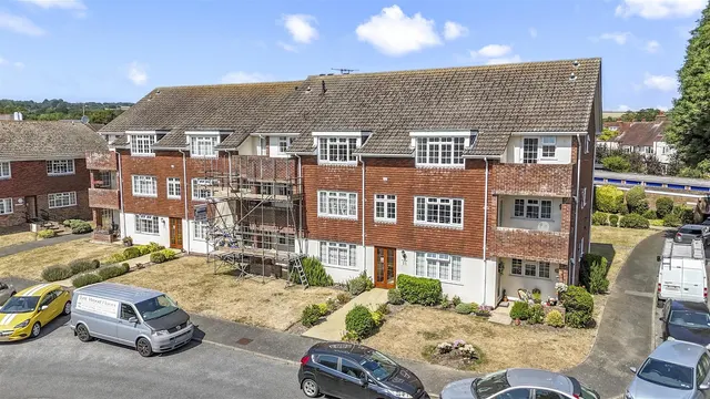 Lamorna Grove, Worthing, photo 1