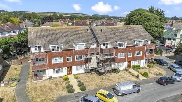 Photo 2 — Lamorna Grove, Worthing