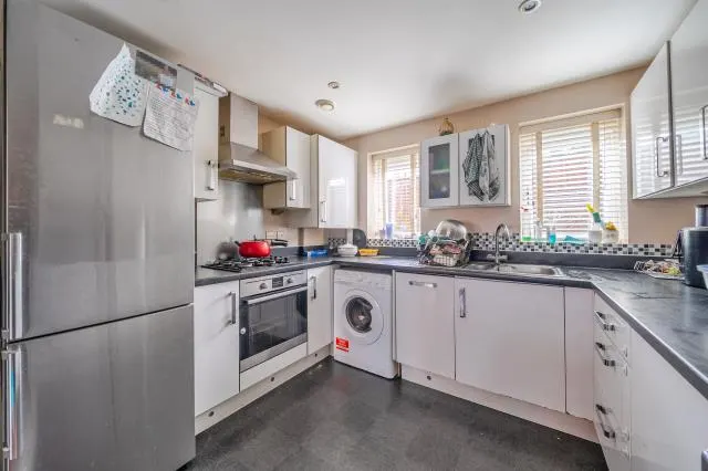 Chadwick Road, Slough, SL3, photo 2