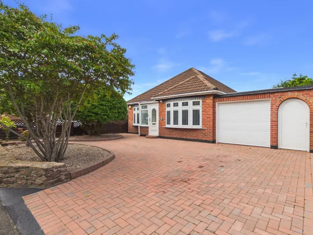 Spinney Crescent, Toton, NG9, photo 1