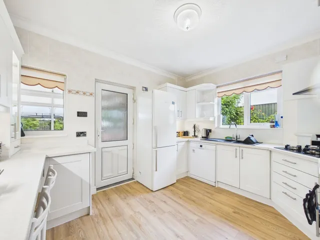 Spinney Crescent, Toton, NG9, photo 2