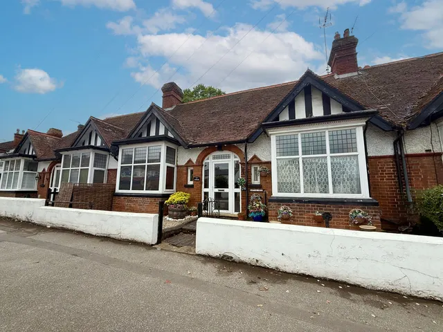 Station Road, Woburn Sands MK17 8SB, photo 1