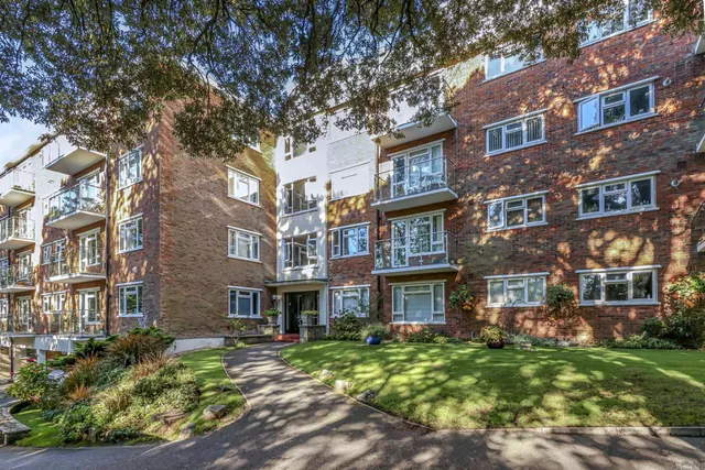 Madeira Road, Bournemouth, photo 1