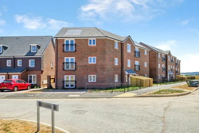 St Peters Place, Salisbury, SP2, photo 1