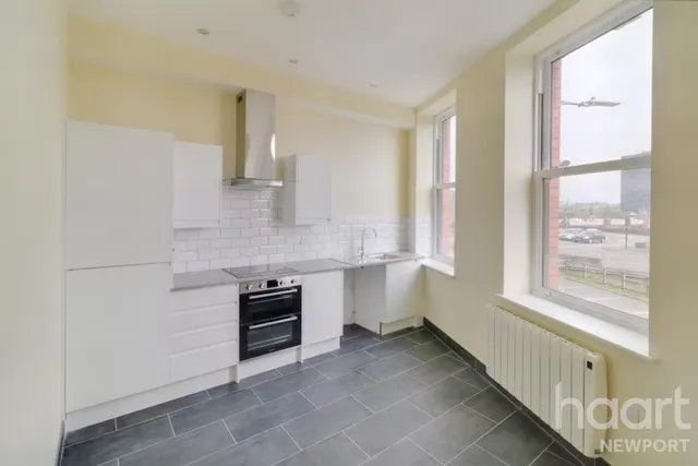 Castle View, Newport, NP20, photo 2