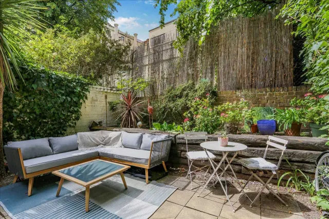 Windsor Road, London, photo 1