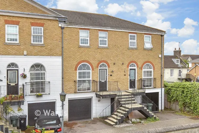 Frobisher Way, Greenhithe, DA9, photo 1