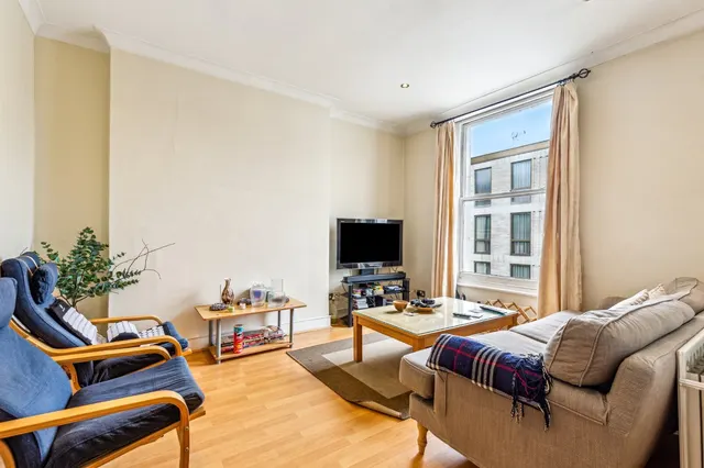 Russell Gardens, London, W14, photo 2
