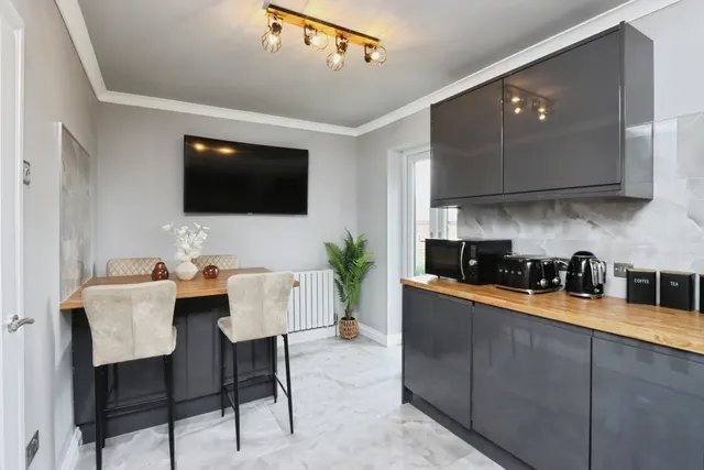 Photo 3 — Dyke Vale Place, Sheffield, South Yorkshire, S12