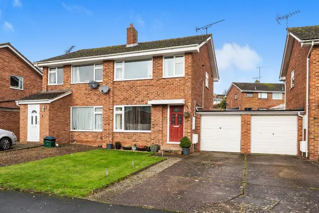 Willow Walk, Crediton, EX17, photo 1