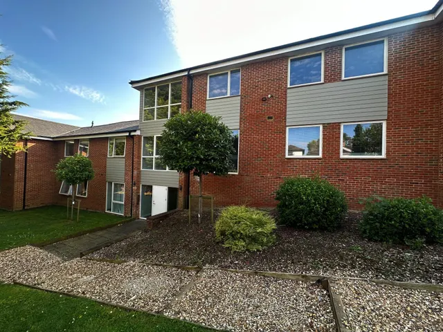 Flat 10, Station Gardens, Buckingham, 50 Moreton Road, MK18 1LA, photo 1