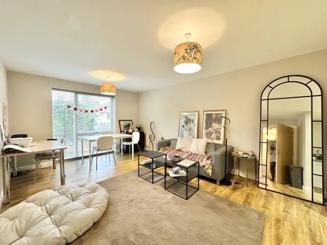Photo 2 — Flat 10, Station Gardens, Buckingham, 50 Moreton Road, MK18 1LA