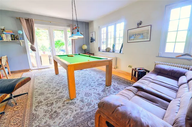Dunnings Road, East Grinstead, RH19, photo 3