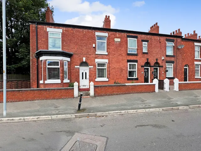 Gorton Road, Stockport, SK5, photo 1