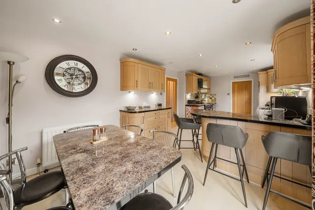 Hassocks Road, Meltham, photo 3
