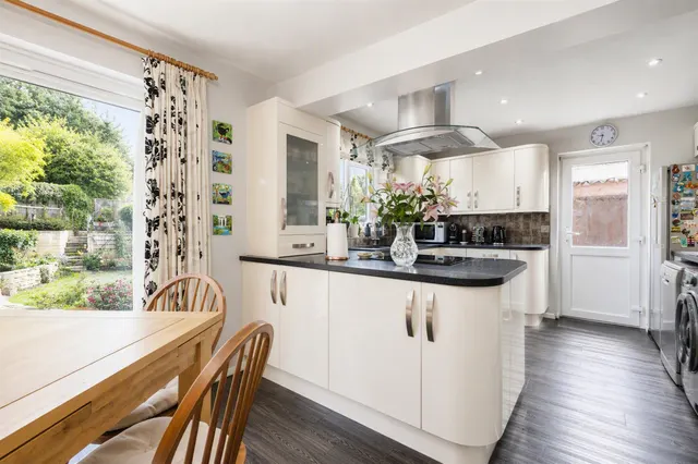 Ashford Close, Fordingbridge, SP6, photo 3