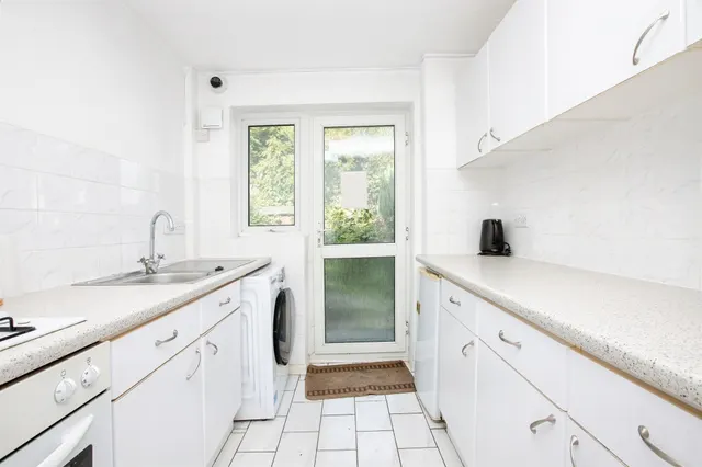 Ridgeway Drive, Ilkeston, DE7, photo 3