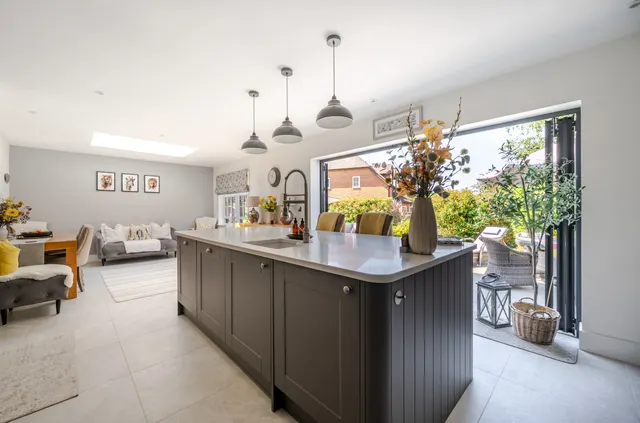 Photo 2 — Newell Green, Warfield, Bracknell, Berkshire, RG42 6AB