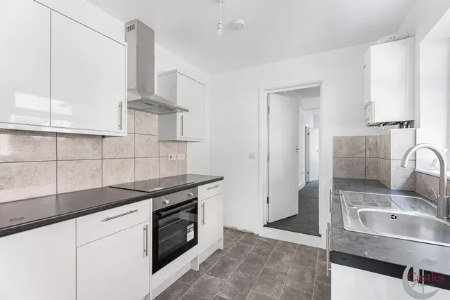 Park Avenue, Edmonton London, N18, photo 2