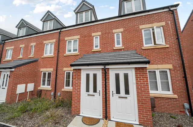 The Poplars, Stubbington, PO14, photo 3