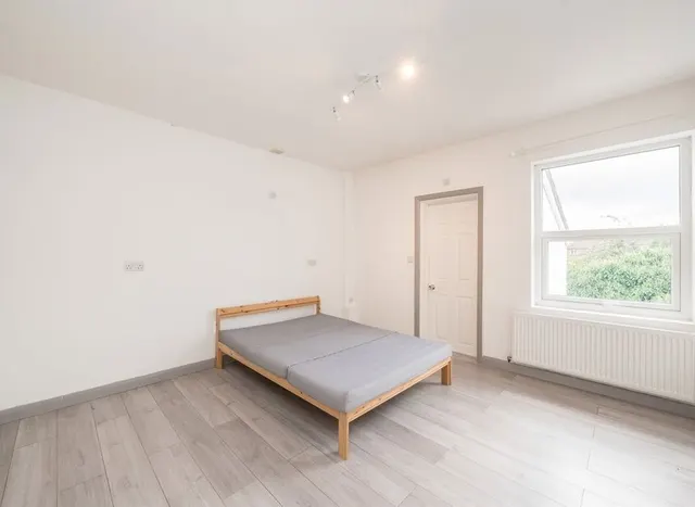 Photo 3 — Grove Road, Hounslow, TW3