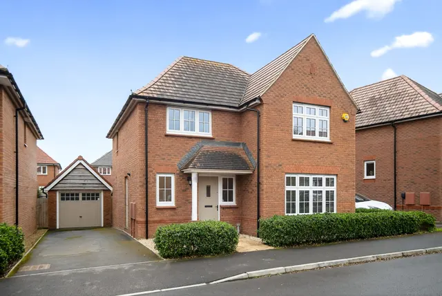 Berryfield, Badbury Park, SN3, photo 1
