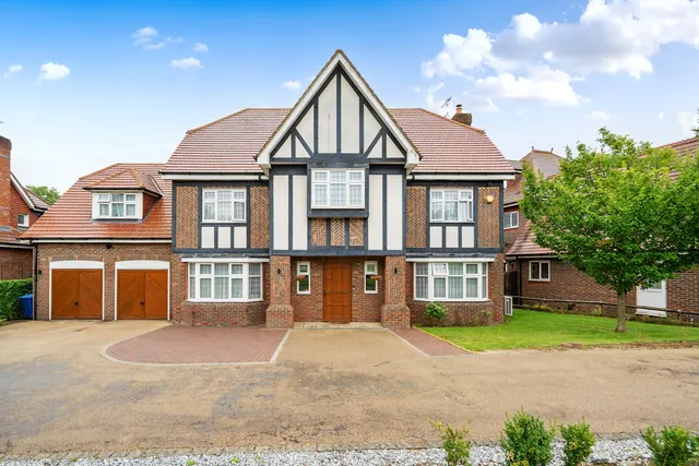 Cleopatra Close, Stanmore, HA7, photo 1