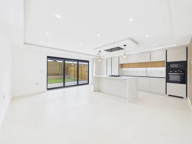 Sidmouth Drive, Ruislip, HA4 0DA, photo 1