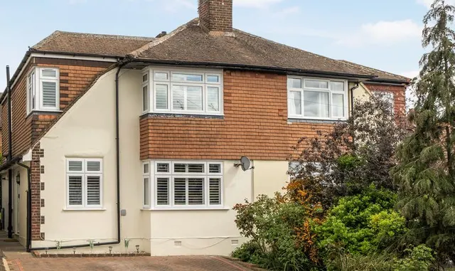The Crescent, Epsom, KT18, photo 1
