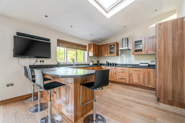 Photo 3 — Felstead Road, Orpington, BR6