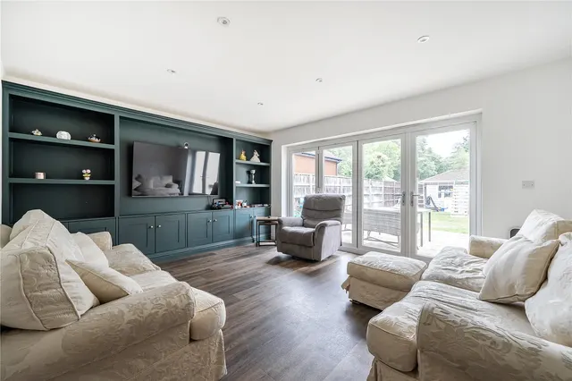 Photo 2 — Alexander Close, Finchampstead, Wokingham, Berkshire, RG40 3GB