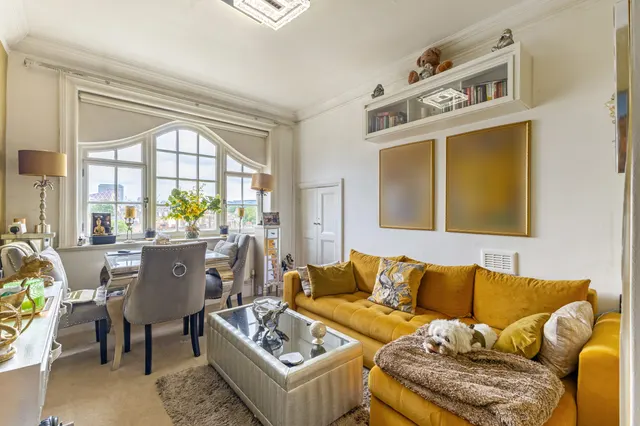 Photo 2 — Cliveden Place, London, SW1W