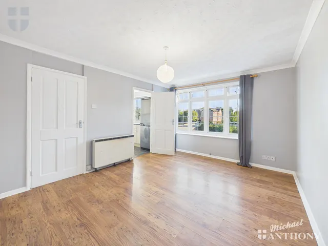 Station Road, Stoke Mandeville, HP22, photo 2
