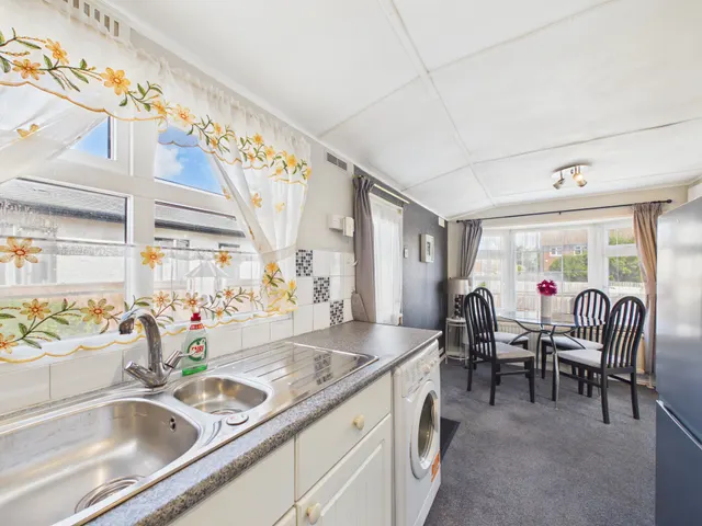 Orchard Park Hayden Road, Cheltenham, GL51, photo 2