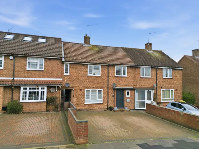 Maynard Drive, St. Albans, photo 1