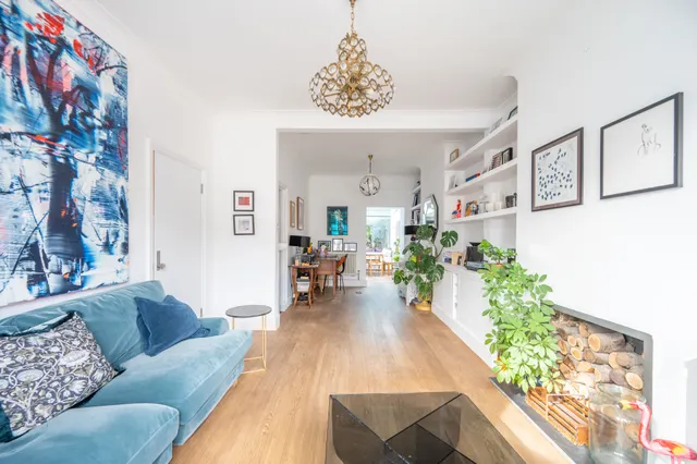 33 Greyhound Road, London, photo 1