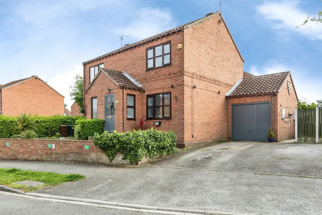 Queen Margarets Drive, Byram, WF11, photo 1