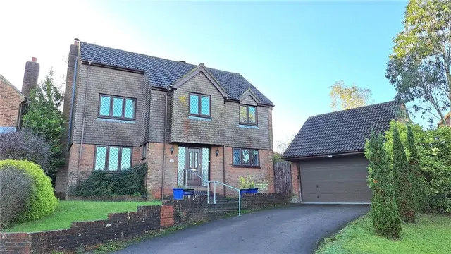 4 bedroom house, Starrs Mead, Battle, TN33