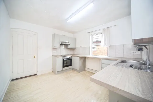 Hill Lane, Bassett, SO15, photo 3
